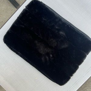 Black fluffy laptop sleeve 15 inches, good for MacBook